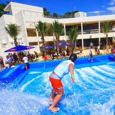 두 배/단 하나 Flowrider 물 탐 파랑은 섬유유리 물자를 가진 파도타기를 하는 시뮬레이터 기계를 착색했습니다