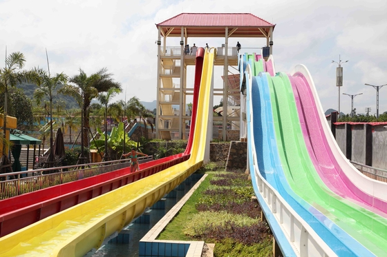 무지개 가족 물 게임을 위한 Waterpark의 주문 물 미끄럼