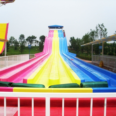 Combinantion Waterpark 제품을 위한 상업적인 성숙한 플라스틱 물 미끄럼