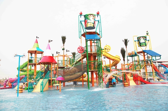 Waterpark 활주와 재미있은 물 물통을 가진 튼튼한 물 운동장