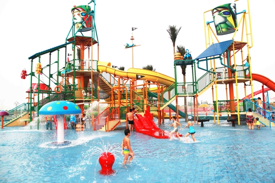 Waterpark 활주와 재미있은 물 물통을 가진 튼튼한 물 운동장
